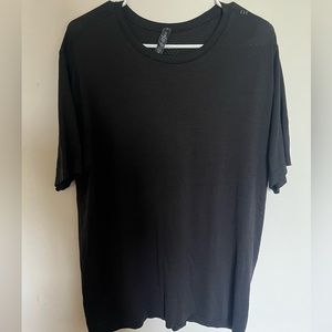 Men’s Lululemon dry dense t-shirt